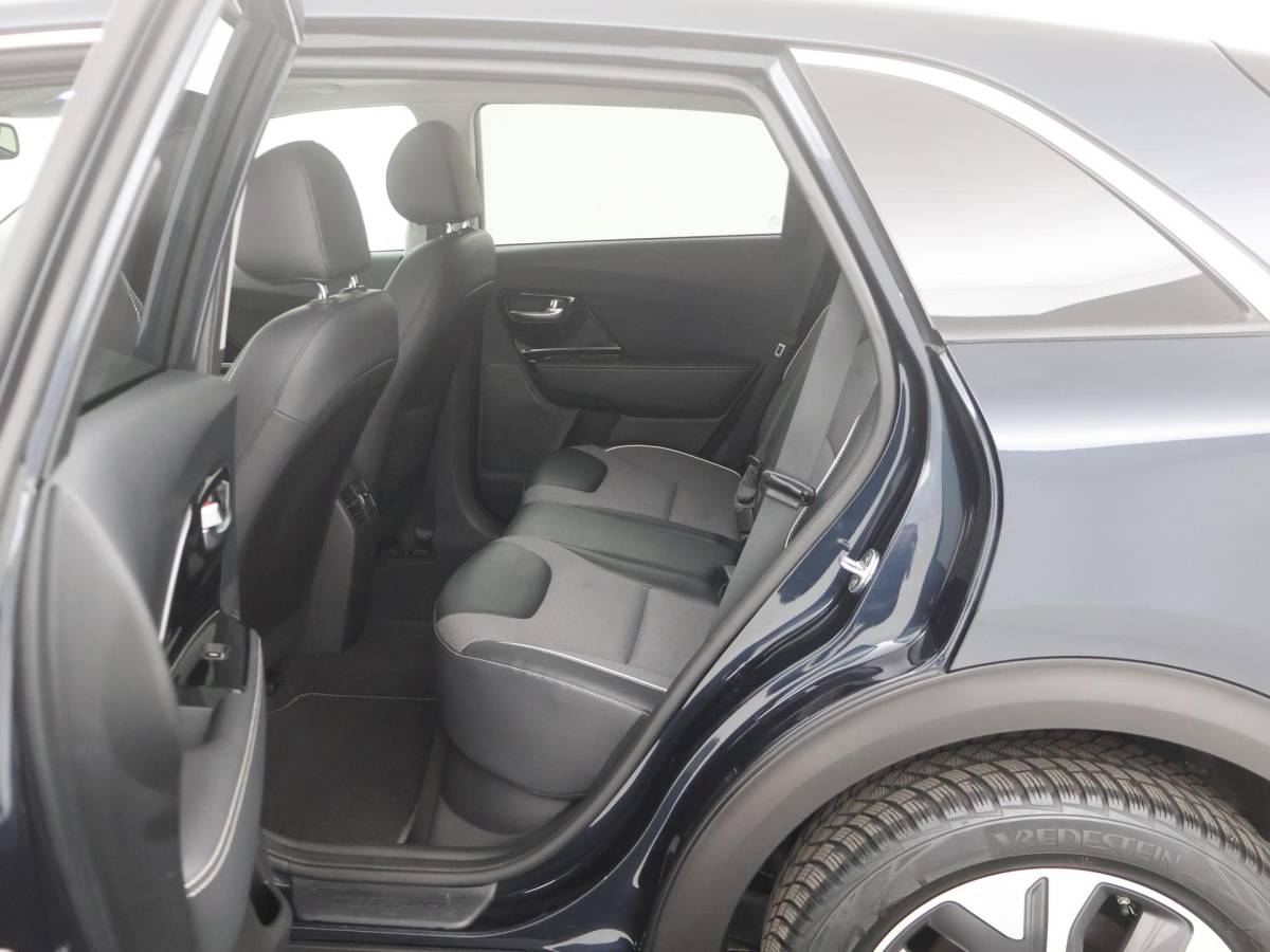 Kia e-Niro Kia e-Niro DynamicPlusLine 64 kWh SCHUIFDAK|SOH95,6|ACC|CAMERA|STOELVERW|LED|NAVI|CARPLAY