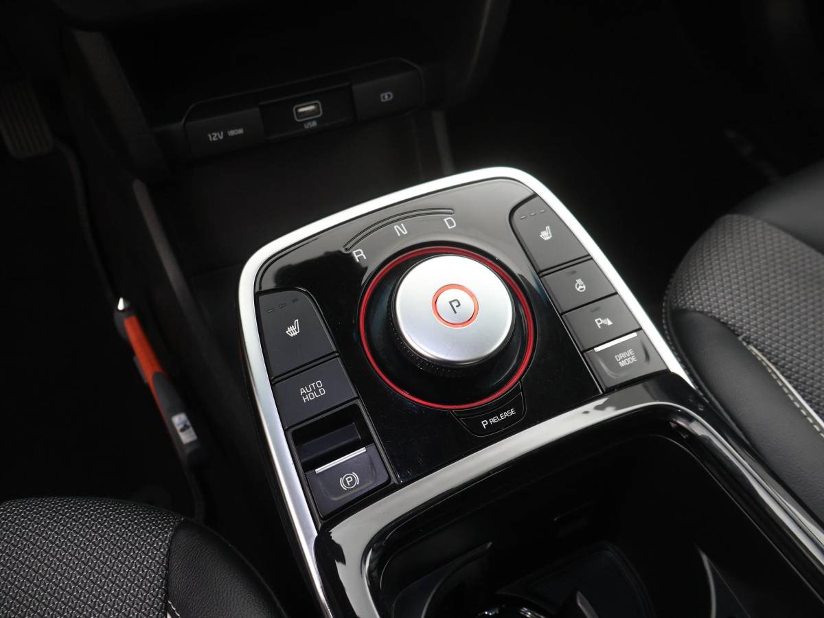 Kia e-Niro Kia e-Niro DynamicPlusLine 64 kWh SCHUIFDAK|SOH95,6|ACC|CAMERA|STOELVERW|LED|NAVI|CARPLAY