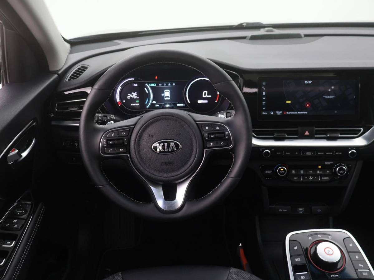 Kia e-Niro Kia e-Niro DynamicPlusLine 64 kWh SCHUIFDAK|SOH95,6|ACC|CAMERA|STOELVERW|LED|NAVI|CARPLAY
