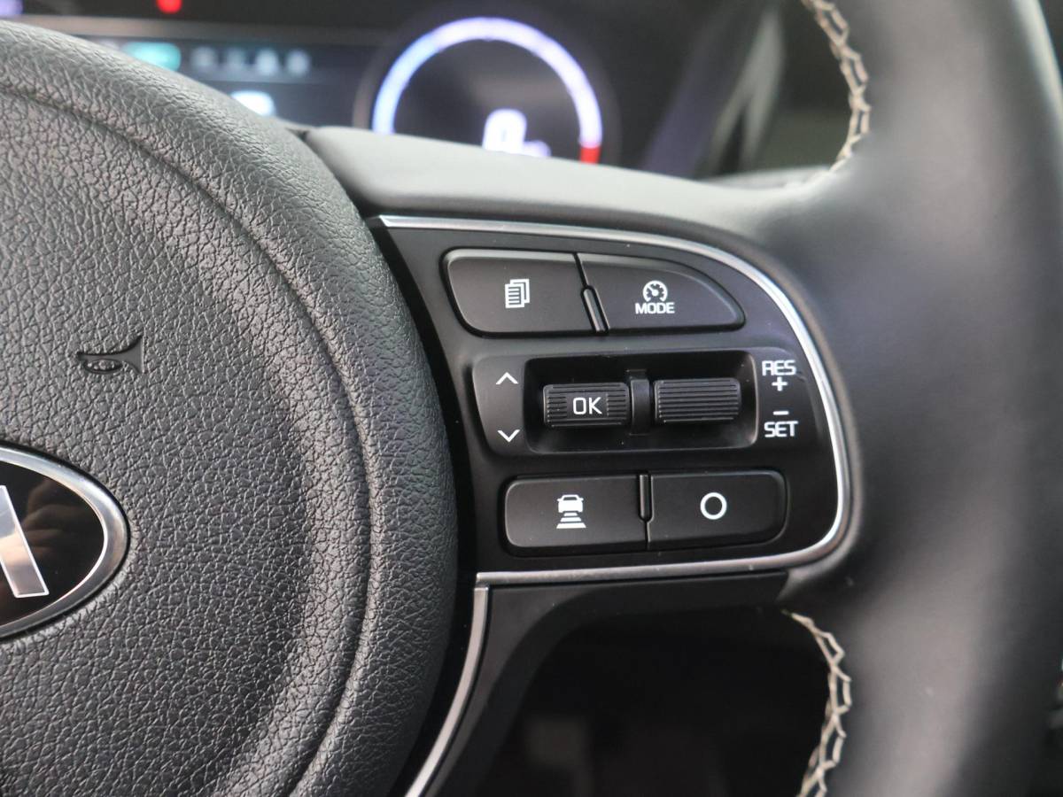 Kia e-Niro Kia e-Niro DynamicPlusLine 64 kWh SCHUIFDAK|SOH95,6|ACC|CAMERA|STOELVERW|LED|NAVI|CARPLAY