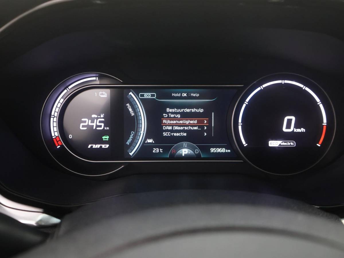 Kia e-Niro Kia e-Niro DynamicPlusLine 64 kWh SCHUIFDAK|SOH95,6|ACC|CAMERA|STOELVERW|LED|NAVI|CARPLAY