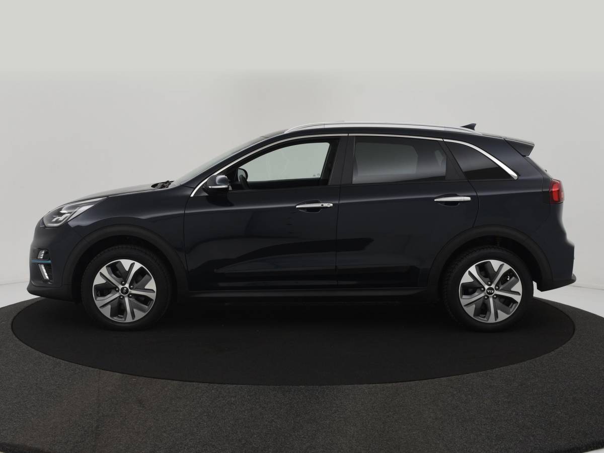 Kia e-Niro Kia e-Niro DynamicPlusLine 64 kWh SCHUIFDAK|SOH95,6|ACC|CAMERA|STOELVERW|LED|NAVI|CARPLAY