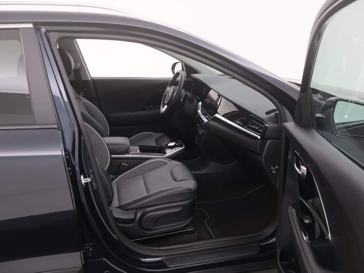 Kia e-Niro Kia e-Niro DynamicPlusLine 64 kWh SCHUIFDAK|SOH95,6|ACC|CAMERA|STOELVERW|LED|NAVI|CARPLAY