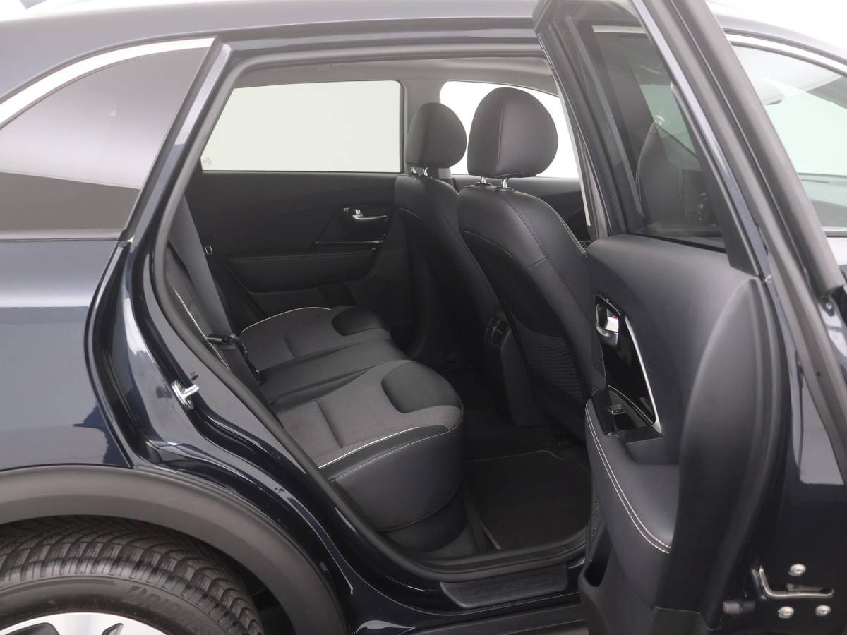 Kia e-Niro Kia e-Niro DynamicPlusLine 64 kWh SCHUIFDAK|SOH95,6|ACC|CAMERA|STOELVERW|LED|NAVI|CARPLAY