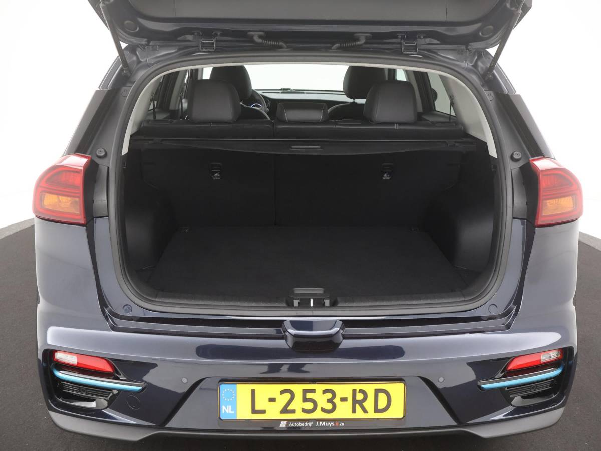Kia e-Niro Kia e-Niro DynamicPlusLine 64 kWh SCHUIFDAK|SOH95,6|ACC|CAMERA|STOELVERW|LED|NAVI|CARPLAY