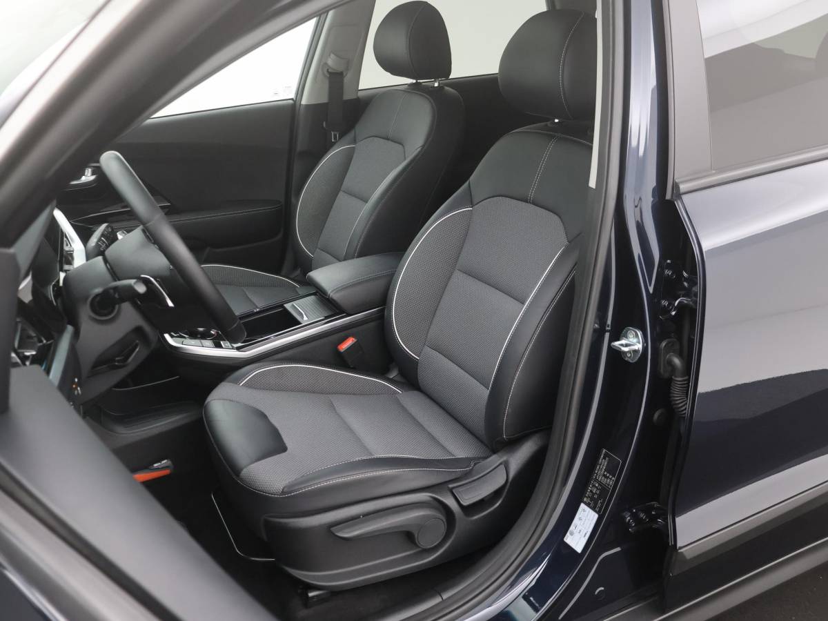 Kia e-Niro Kia e-Niro DynamicPlusLine 64 kWh SCHUIFDAK|SOH95,6|ACC|CAMERA|STOELVERW|LED|NAVI|CARPLAY