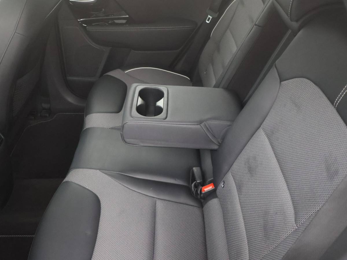 Kia e-Niro Kia e-Niro DynamicPlusLine 64 kWh SCHUIFDAK|SOH95,6|ACC|CAMERA|STOELVERW|LED|NAVI|CARPLAY
