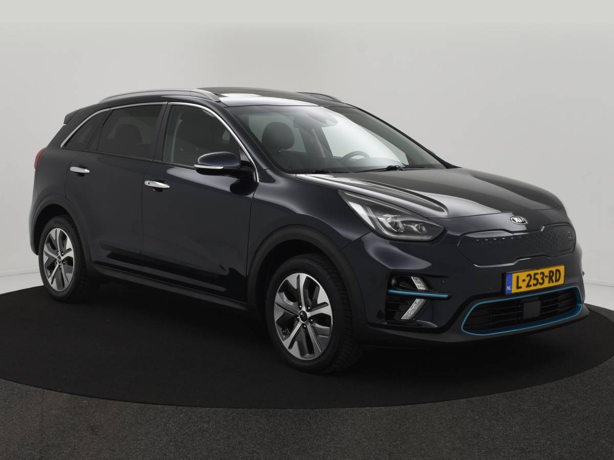 Kia e-Niro Kia e-Niro DynamicPlusLine 64 kWh SCHUIFDAK|SOH95,6|ACC|CAMERA|STOELVERW|LED|NAVI|CARPLAY