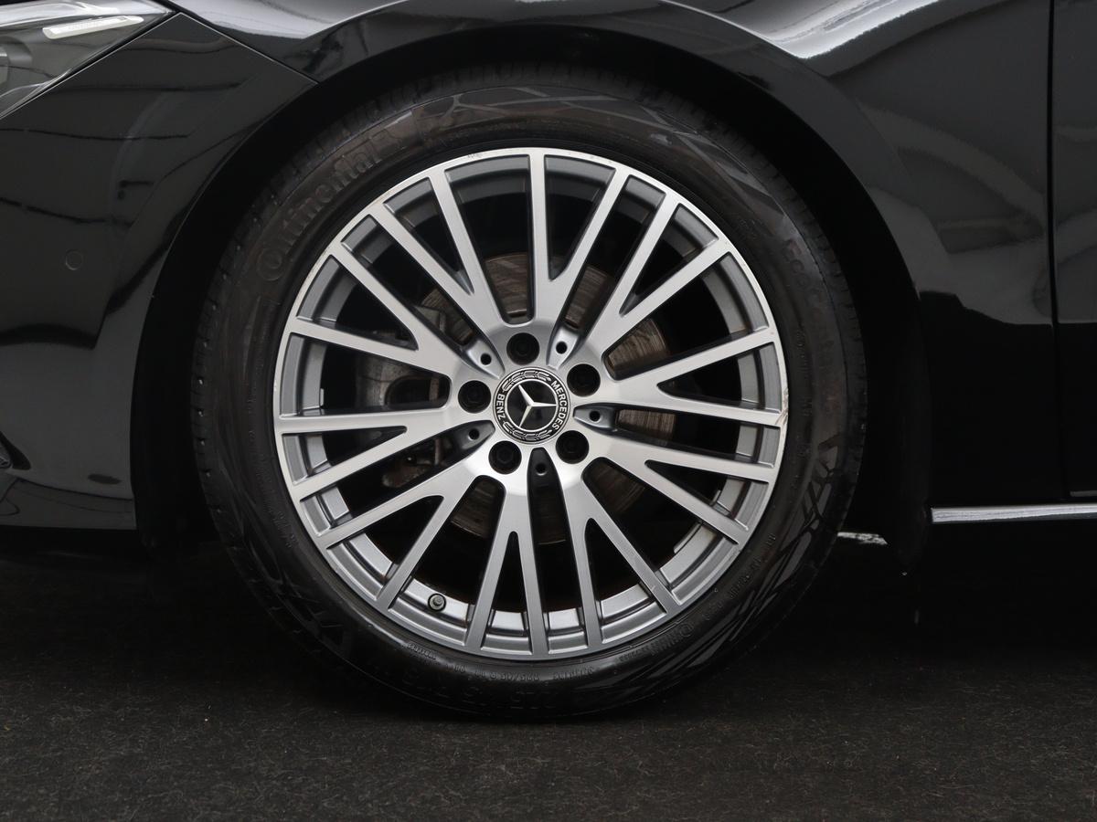 Mercedes-Benz CLA Mercedes-Benz CLA-klasse 180 Business Solution Luxury | Leder | Stoelverwarming | Cruise control |  Sfeerverlichting | Navigatie | Bluetooth | Camera | Park assist | Climate control