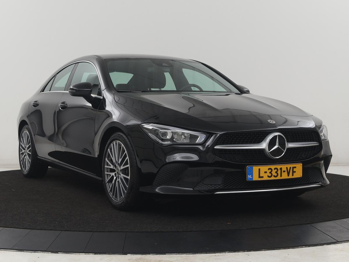 Mercedes-Benz CLA Mercedes-Benz CLA-klasse 180 Business Solution Luxury | Leder | Stoelverwarming | Cruise control |  Sfeerverlichting | Navigatie | Bluetooth | Camera | Park assist | Climate control