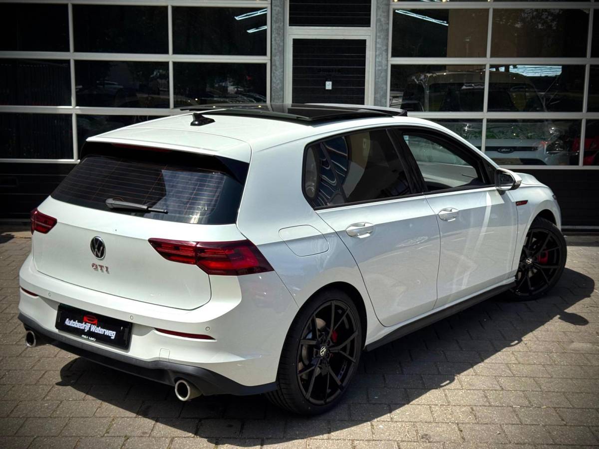 Volkswagen Golf Volkswagen GOLF 8 2.0 GTI | PANO | LED | IQ-LIGHT | ACC |