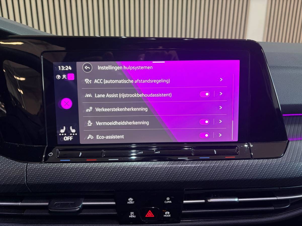 Volkswagen Golf Volkswagen Golf 1.5 eTSI R-Line Business Pano|Matrix led|Hud|Harman&Kardon