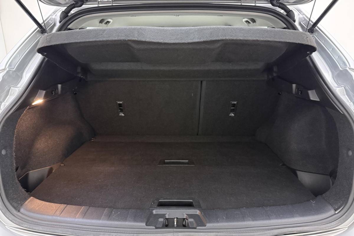 Nissan QASHQAI Nissan Qashqai 1.6 Acenta 163pk | Navigatie | Trekhaak | Climate Control | Cruise Control | Trekgewicht 1.500kg | Stoelverwarming
