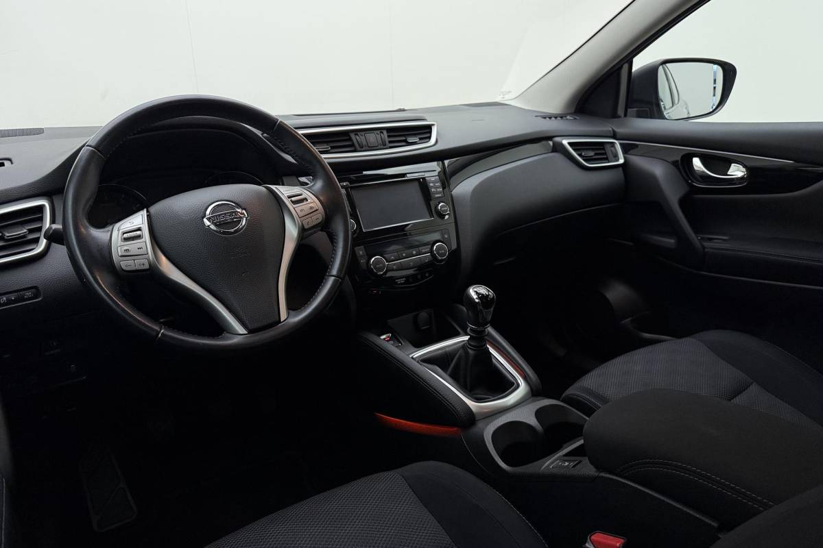 Nissan QASHQAI Nissan Qashqai 1.6 Acenta 163pk | Navigatie | Trekhaak | Climate Control | Cruise Control | Trekgewicht 1.500kg | Stoelverwarming