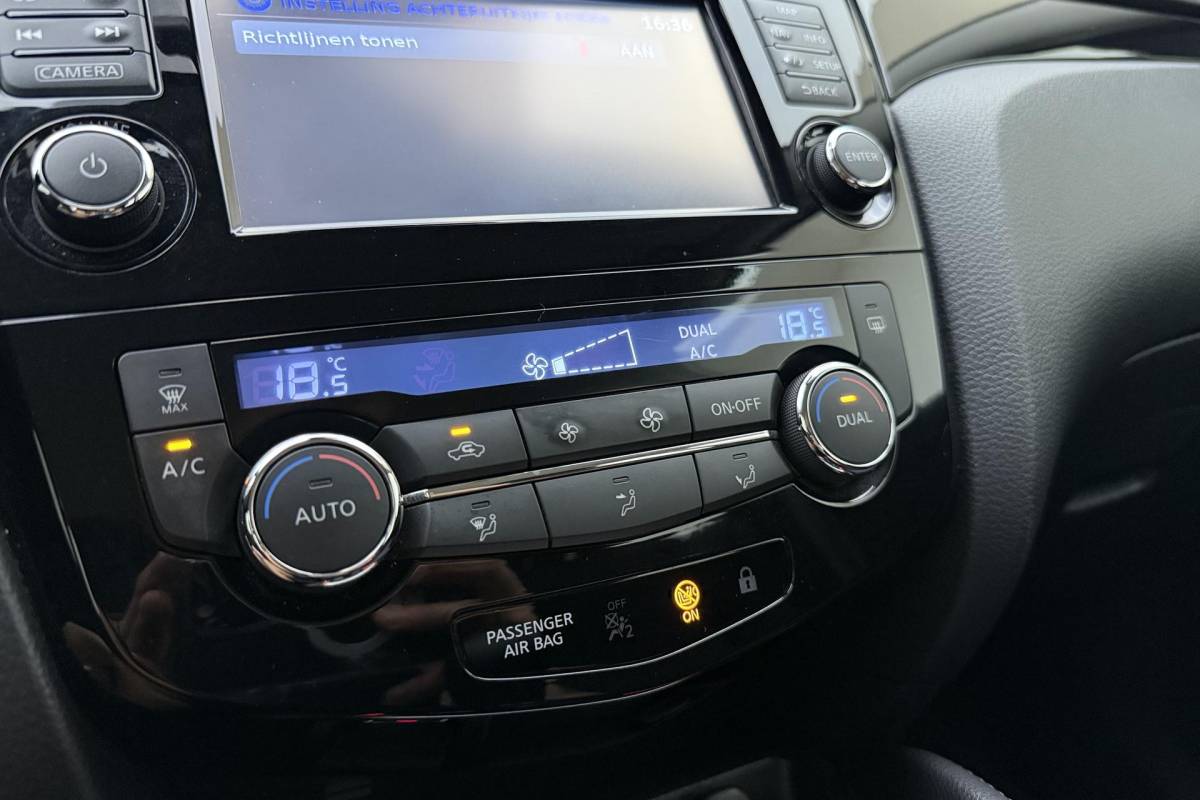 Nissan QASHQAI Nissan Qashqai 1.6 Acenta 163pk | Navigatie | Trekhaak | Climate Control | Cruise Control | Trekgewicht 1.500kg | Stoelverwarming