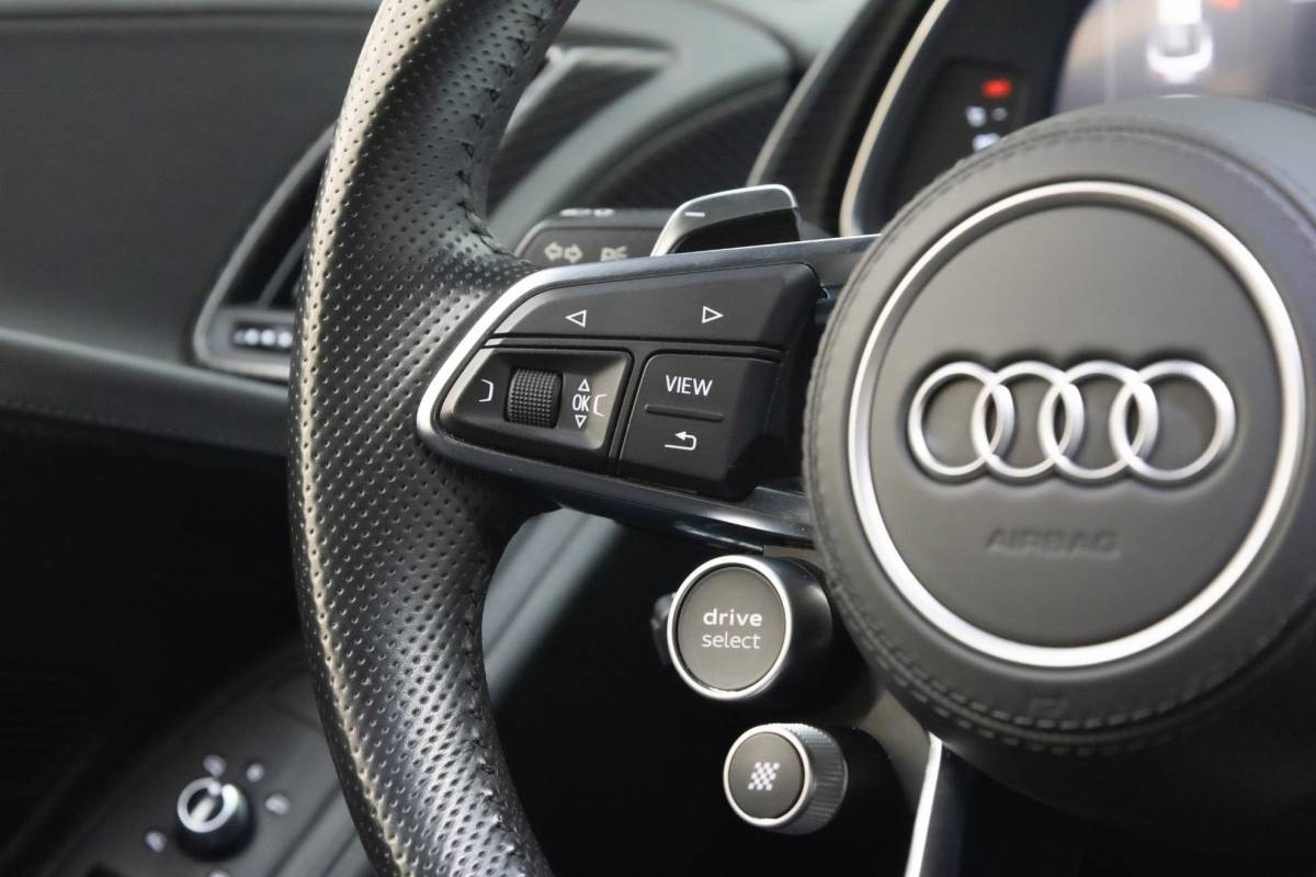Audi R8 Audi R8 5.2 FSI quattro Plus | Keramische remmen | Mat Carbon | Schaalstoelen | Capristo | B&O |