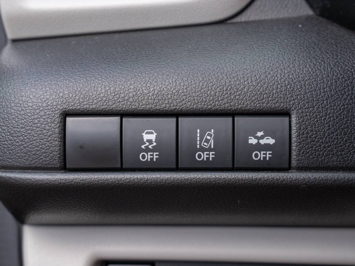 Suzuki Swift Suzuki Swift 1.2 Style Hybrid Automaat| Apple/Andriod Carplay|Adapt. cruise|Climacontrole| Keyless|Parkeersensoren|Stoelverwarming