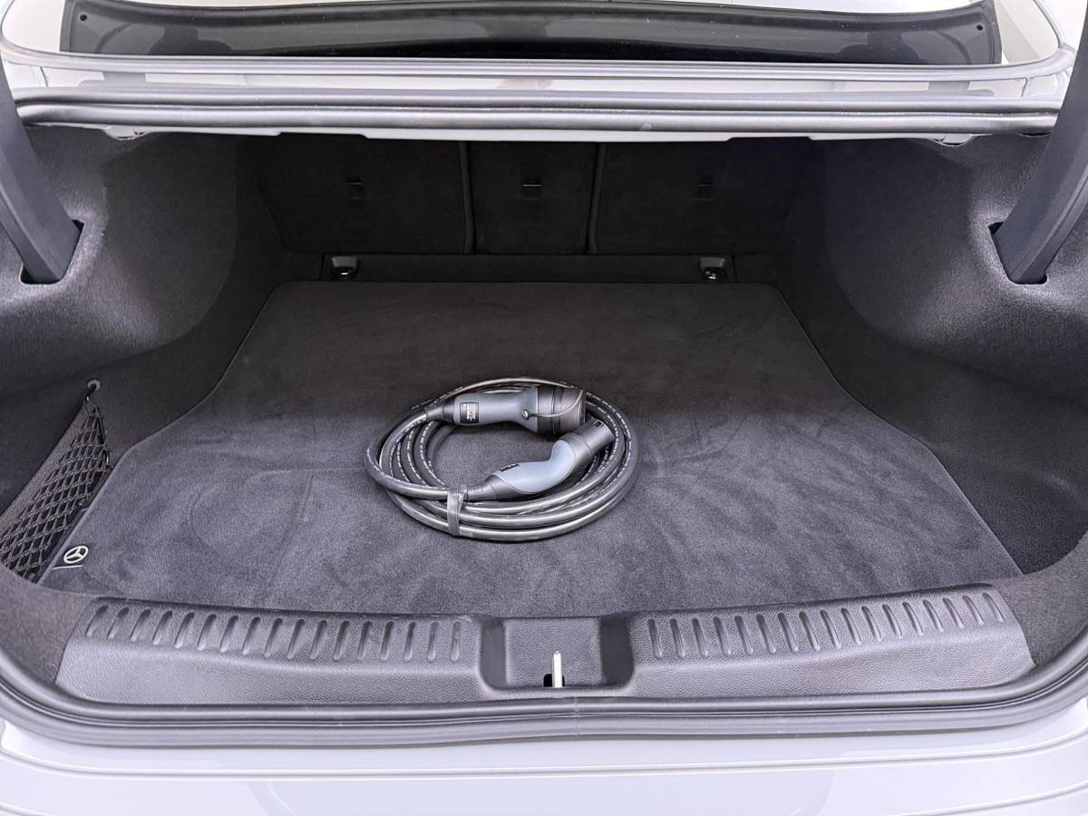 Mercedes-Benz CLA Mercedes-Benz CLA-klasse 250+ Launch Edition 85.5 kWh AMG| NIEUW MODEL| 11.000KM!| ELEKTRISCHE STOELEN| CAMERA| DODE HOEK| FABRIEKSGARANTIE MERCEDES| ORIGINEEL NEDERLANDS NAP| ALPINE GRIJS| 19 INCH VELGEN|
