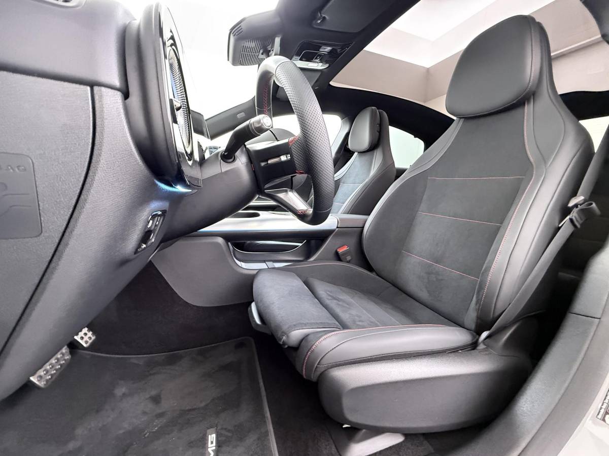 Mercedes-Benz CLA Mercedes-Benz CLA-klasse 250+ Launch Edition 85.5 kWh AMG| NIEUW MODEL| 11.000KM!| ELEKTRISCHE STOELEN| CAMERA| DODE HOEK| FABRIEKSGARANTIE MERCEDES| ORIGINEEL NEDERLANDS NAP| ALPINE GRIJS| 19 INCH VELGEN|