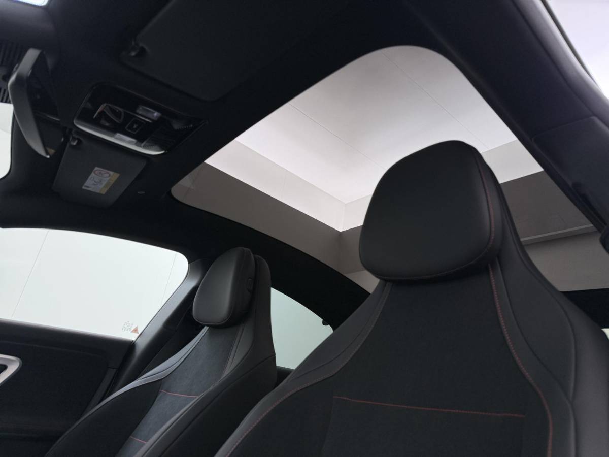 Mercedes-Benz CLA Mercedes-Benz CLA-klasse 250+ Launch Edition 85.5 kWh AMG| NIEUW MODEL| 11.000KM!| ELEKTRISCHE STOELEN| CAMERA| DODE HOEK| FABRIEKSGARANTIE MERCEDES| ORIGINEEL NEDERLANDS NAP| ALPINE GRIJS| 19 INCH VELGEN|