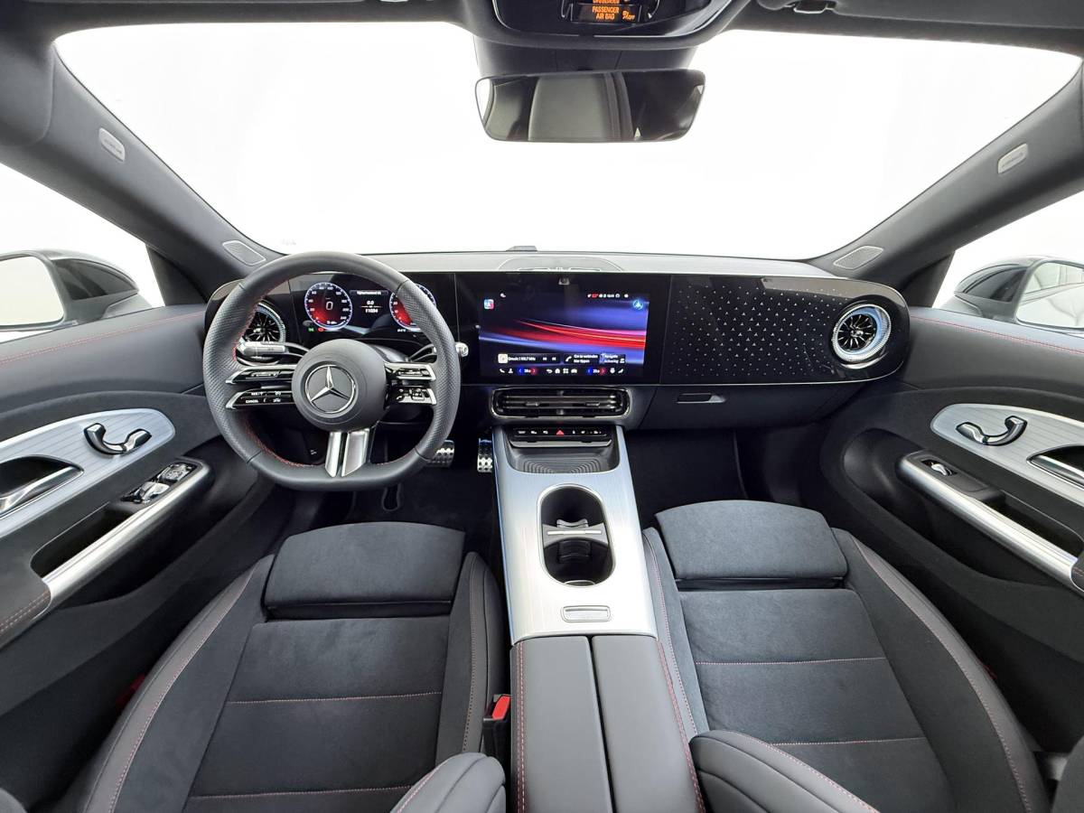 Mercedes-Benz CLA Mercedes-Benz CLA-klasse 250+ Launch Edition 85.5 kWh AMG| NIEUW MODEL| 11.000KM!| ELEKTRISCHE STOELEN| CAMERA| DODE HOEK| FABRIEKSGARANTIE MERCEDES| ORIGINEEL NEDERLANDS NAP| ALPINE GRIJS| 19 INCH VELGEN|