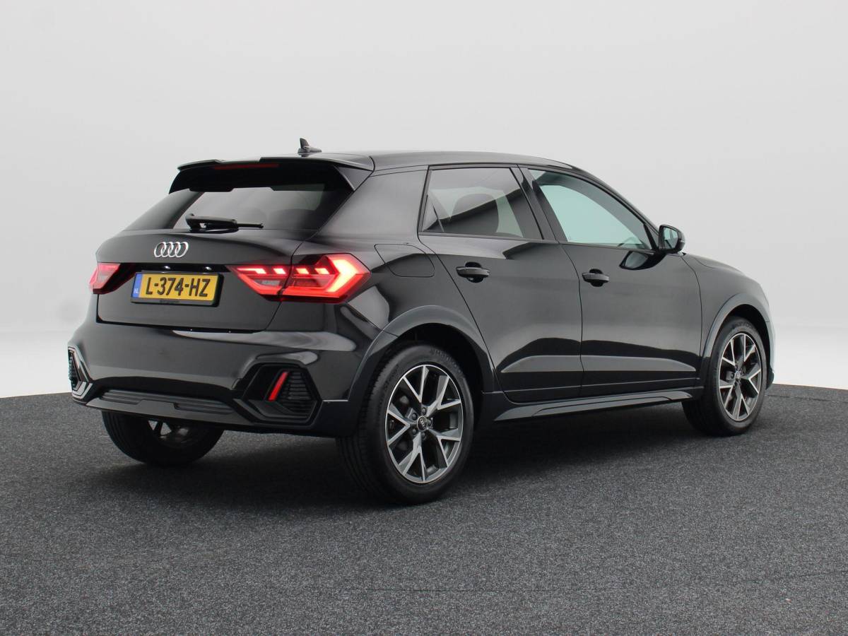 Audi A1 Audi A1 citycarver 30 TFSi 110 Pk Automaat epic | Virtual Cockpit| Adaptive Cruise | Airco | CarPlay | 17 Inch | 27.117 Km !!