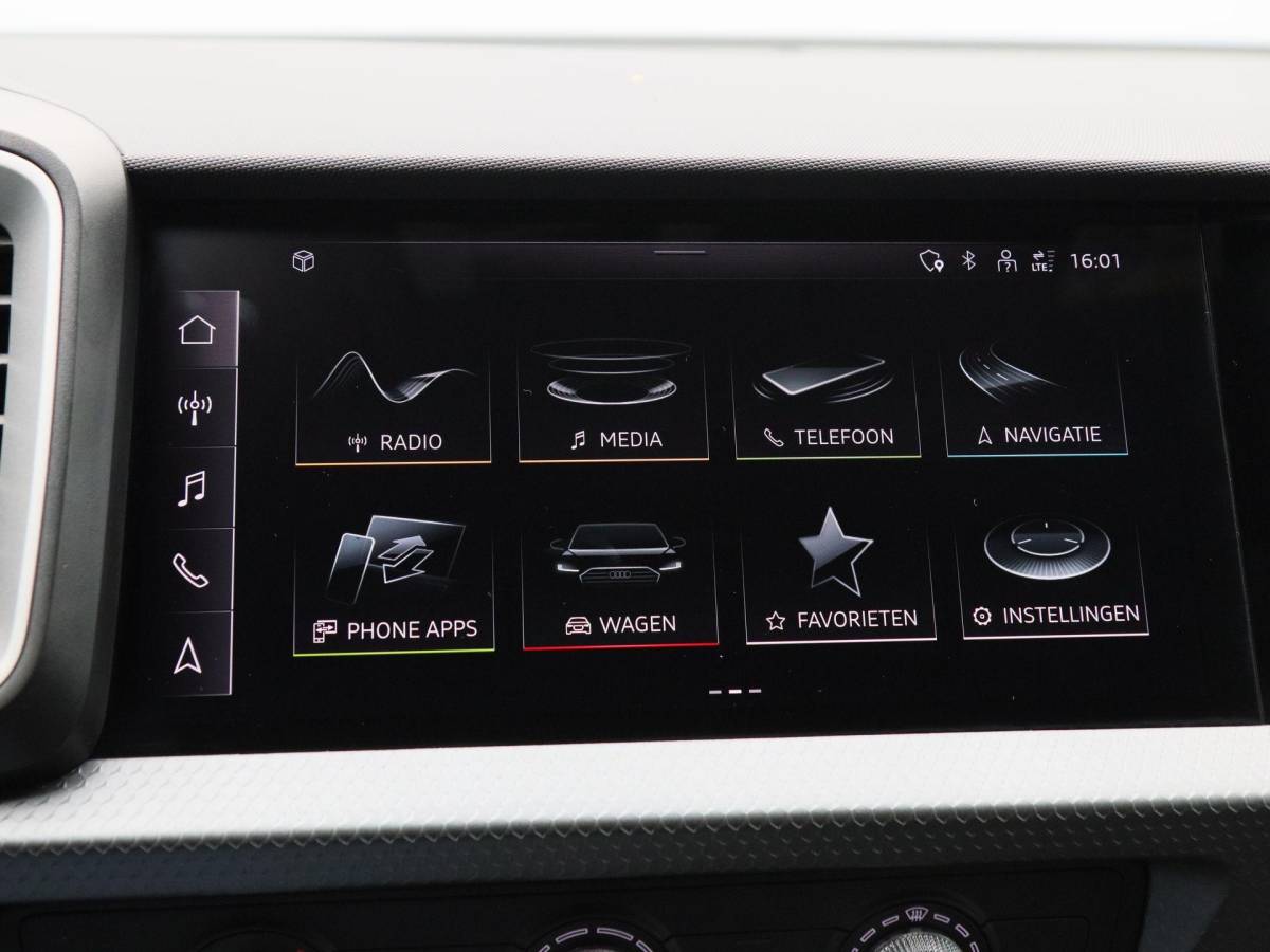 Audi A1 Audi A1 citycarver 30 TFSi 110 Pk Automaat epic | Virtual Cockpit| Adaptive Cruise | Airco | CarPlay | 17 Inch | 27.117 Km !!