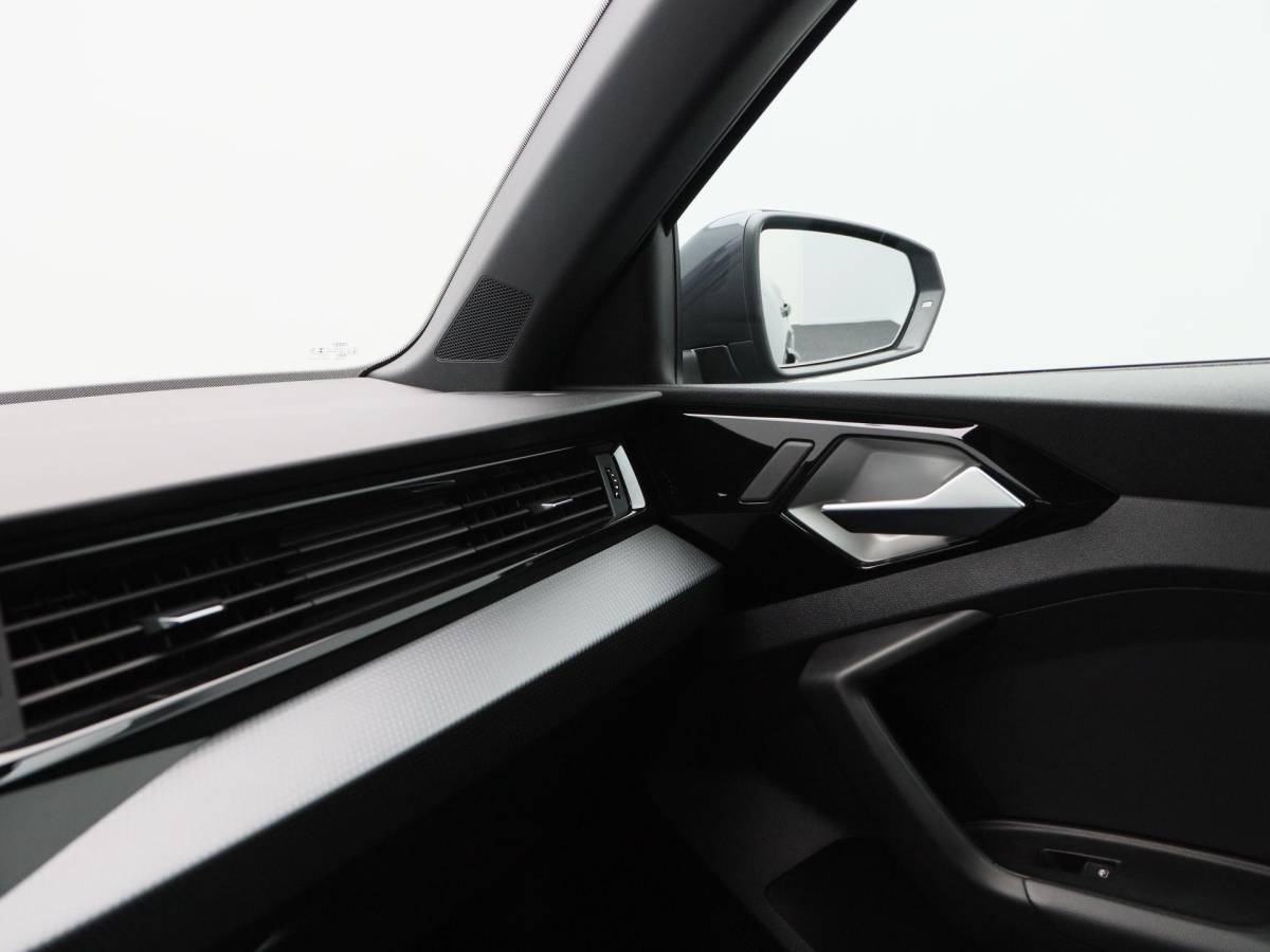 Audi A1 Audi A1 citycarver 30 TFSi 110 Pk Automaat epic | Virtual Cockpit| Adaptive Cruise | Airco | CarPlay | 17 Inch | 27.117 Km !!