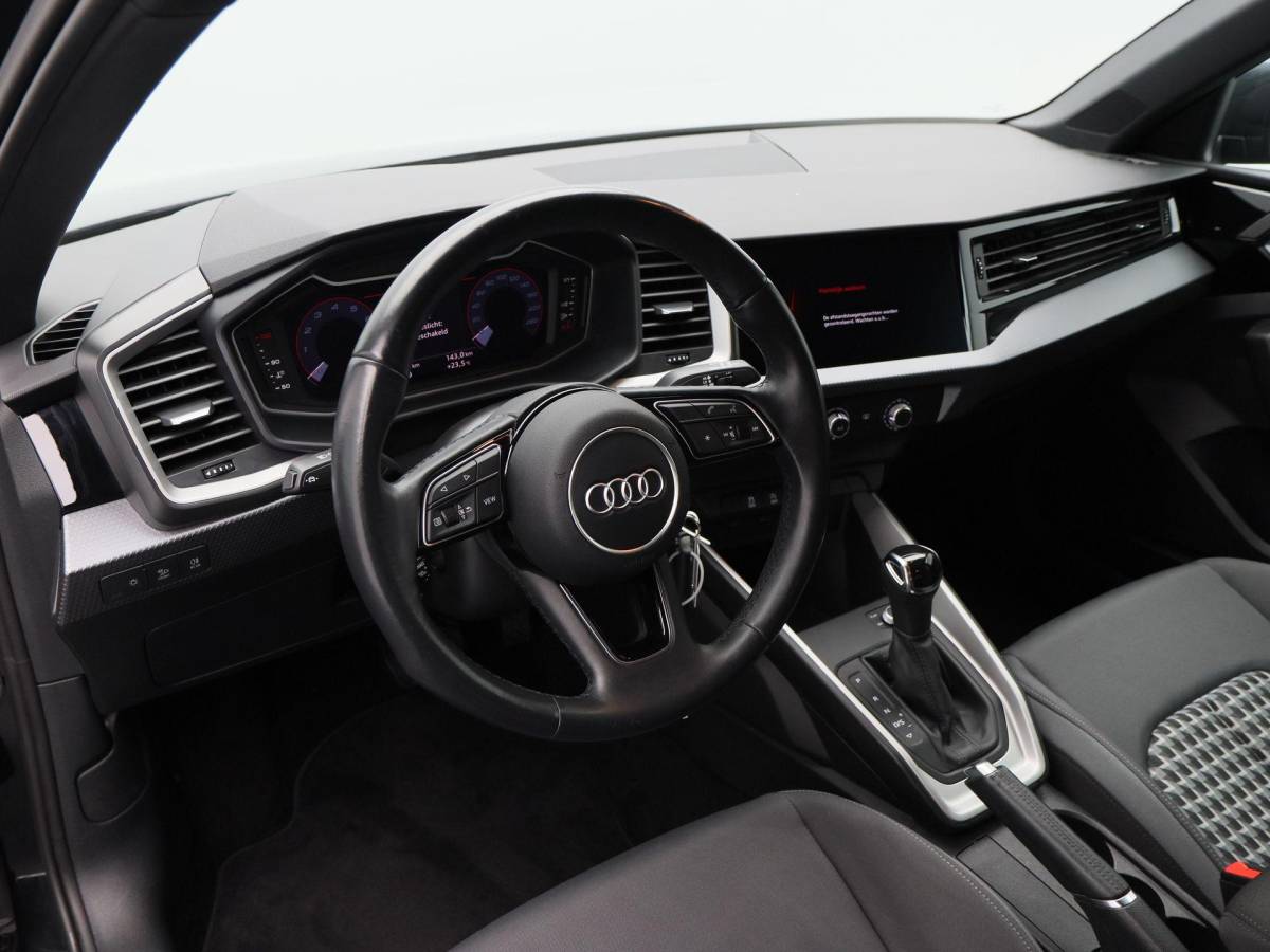Audi A1 Audi A1 citycarver 30 TFSi 110 Pk Automaat epic | Virtual Cockpit| Adaptive Cruise | Airco | CarPlay | 17 Inch | 27.117 Km !!