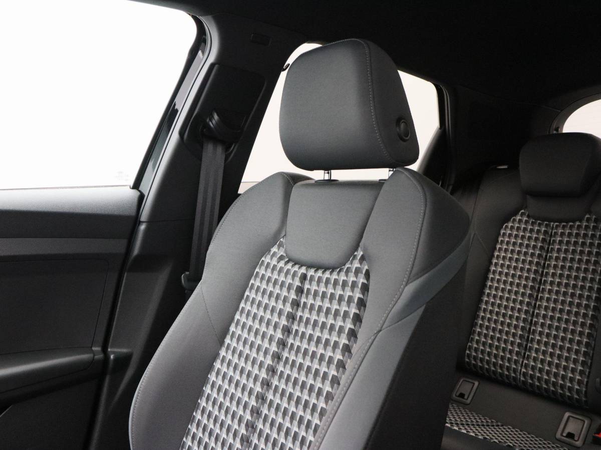 Audi A1 Audi A1 citycarver 30 TFSi 110 Pk Automaat epic | Virtual Cockpit| Adaptive Cruise | Airco | CarPlay | 17 Inch | 27.117 Km !!