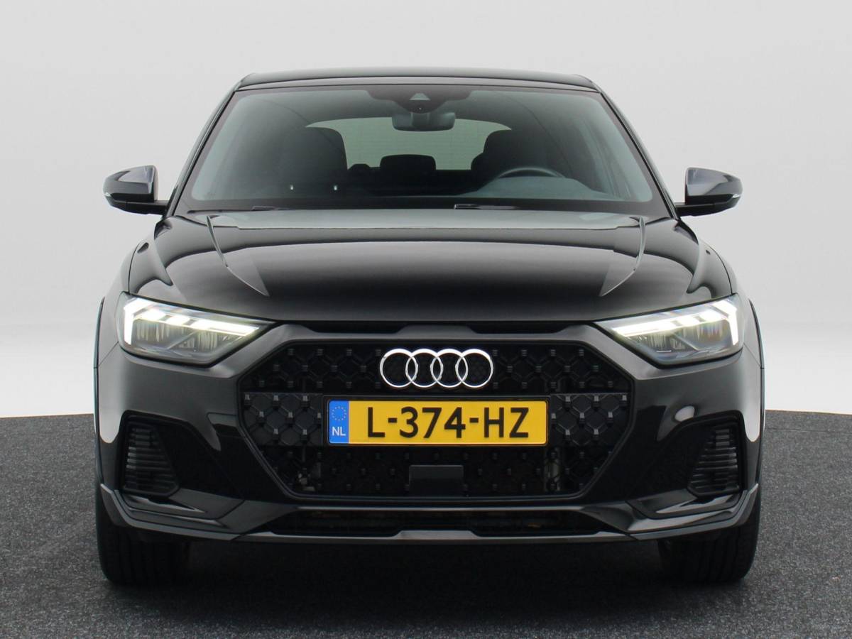 Audi A1 Audi A1 citycarver 30 TFSi 110 Pk Automaat epic | Virtual Cockpit| Adaptive Cruise | Airco | CarPlay | 17 Inch | 27.117 Km !!