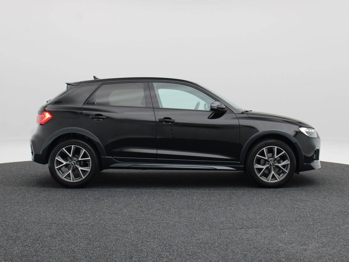 Audi A1 Audi A1 citycarver 30 TFSi 110 Pk Automaat epic | Virtual Cockpit| Adaptive Cruise | Airco | CarPlay | 17 Inch | 27.117 Km !!
