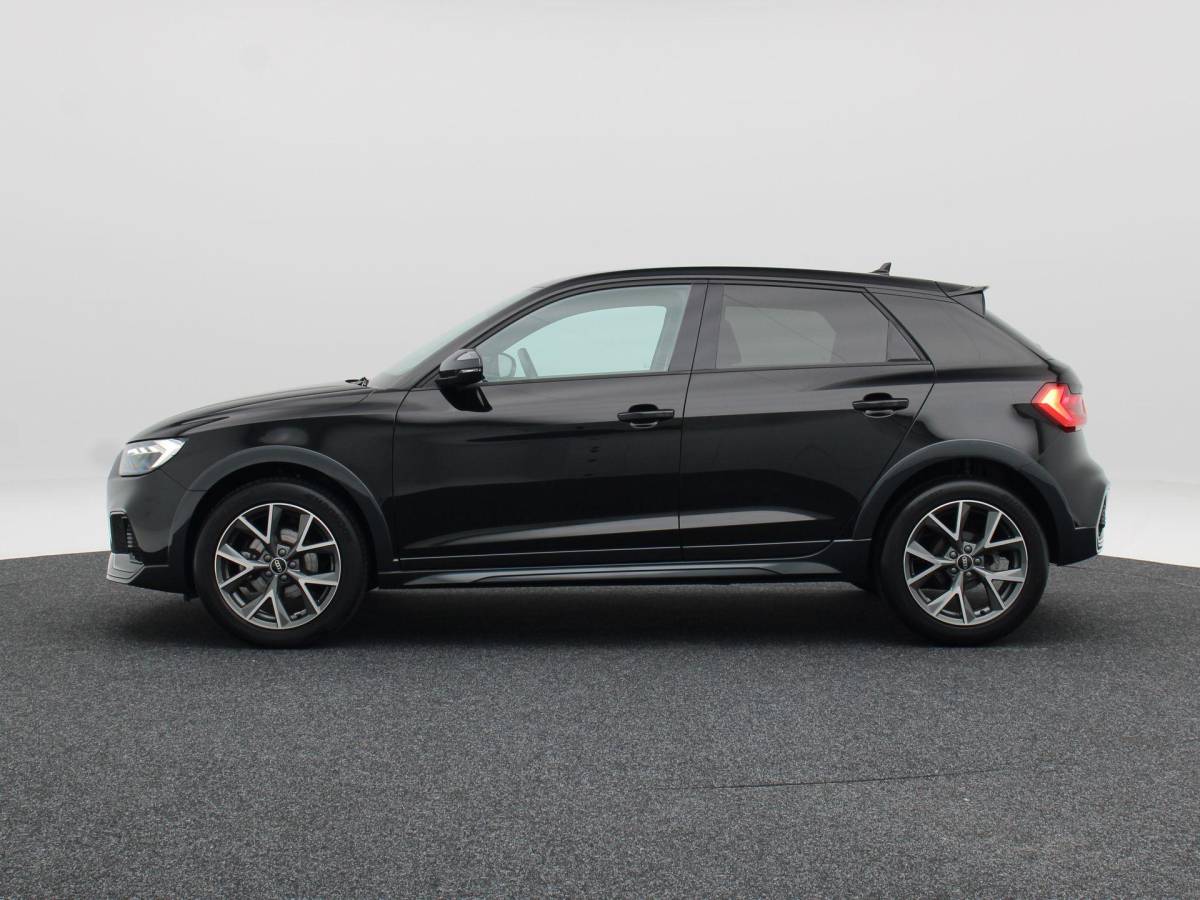 Audi A1 Audi A1 citycarver 30 TFSi 110 Pk Automaat epic | Virtual Cockpit| Adaptive Cruise | Airco | CarPlay | 17 Inch | 27.117 Km !!