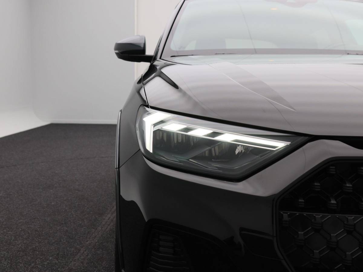 Audi A1 Audi A1 citycarver 30 TFSi 110 Pk Automaat epic | Virtual Cockpit| Adaptive Cruise | Airco | CarPlay | 17 Inch | 27.117 Km !!