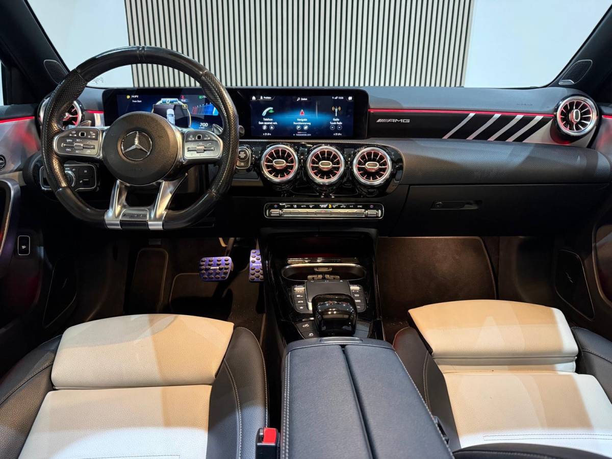 Mercedes-Benz A-Klasse Mercedes-Benz A-klasse AMG 35 4MATIC Pano BI color Leer Camera