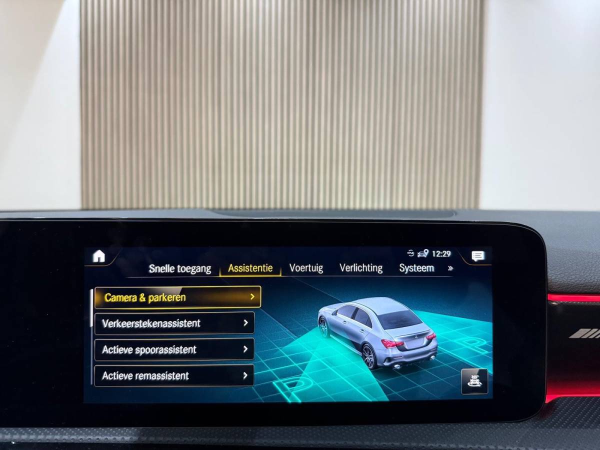 Mercedes-Benz A-Klasse Mercedes-Benz A-klasse AMG 35 4MATIC Pano BI color Leer Camera