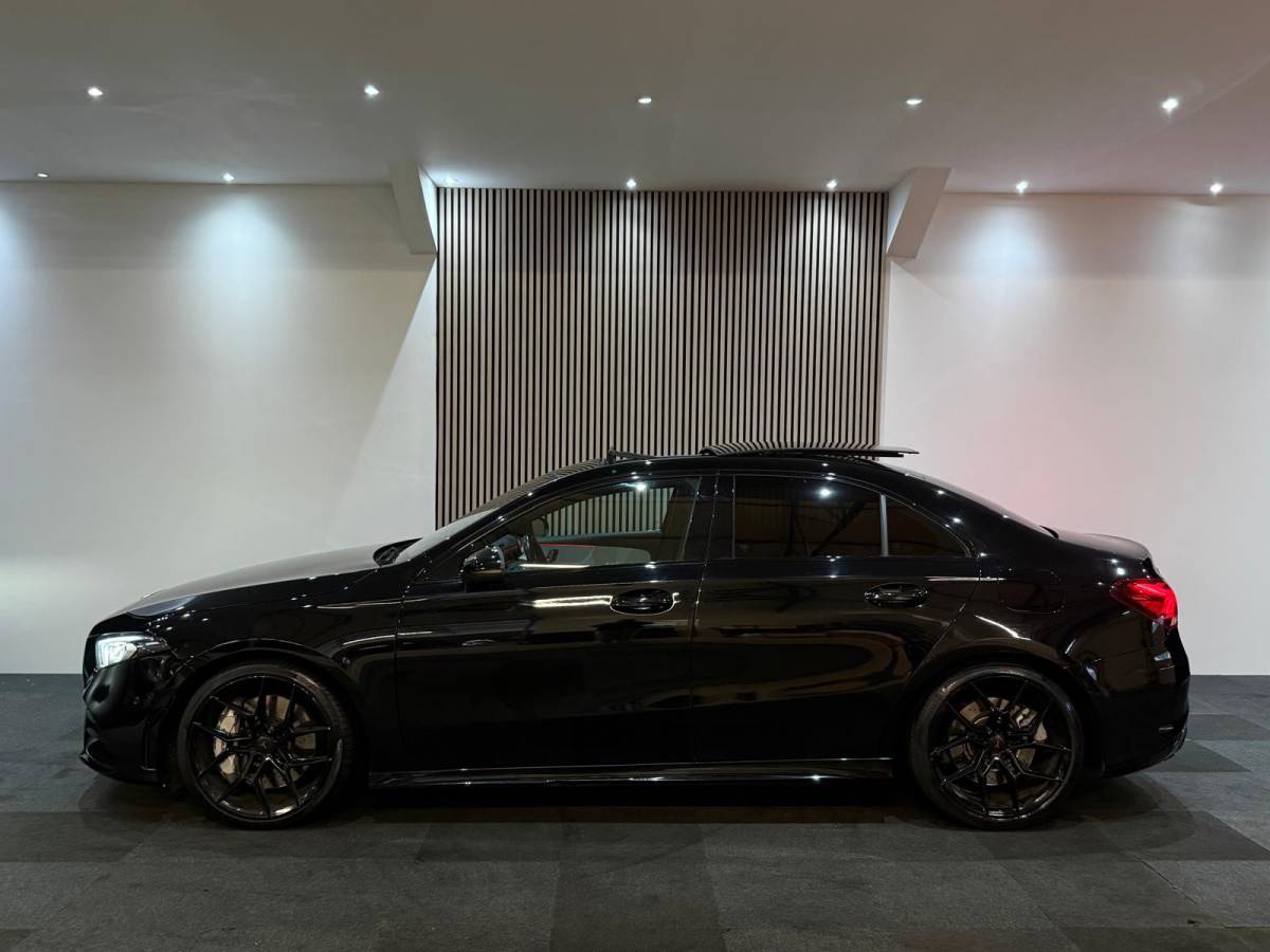 Mercedes-Benz A-Klasse Mercedes-Benz A-klasse AMG 35 4MATIC Pano BI color Leer Camera