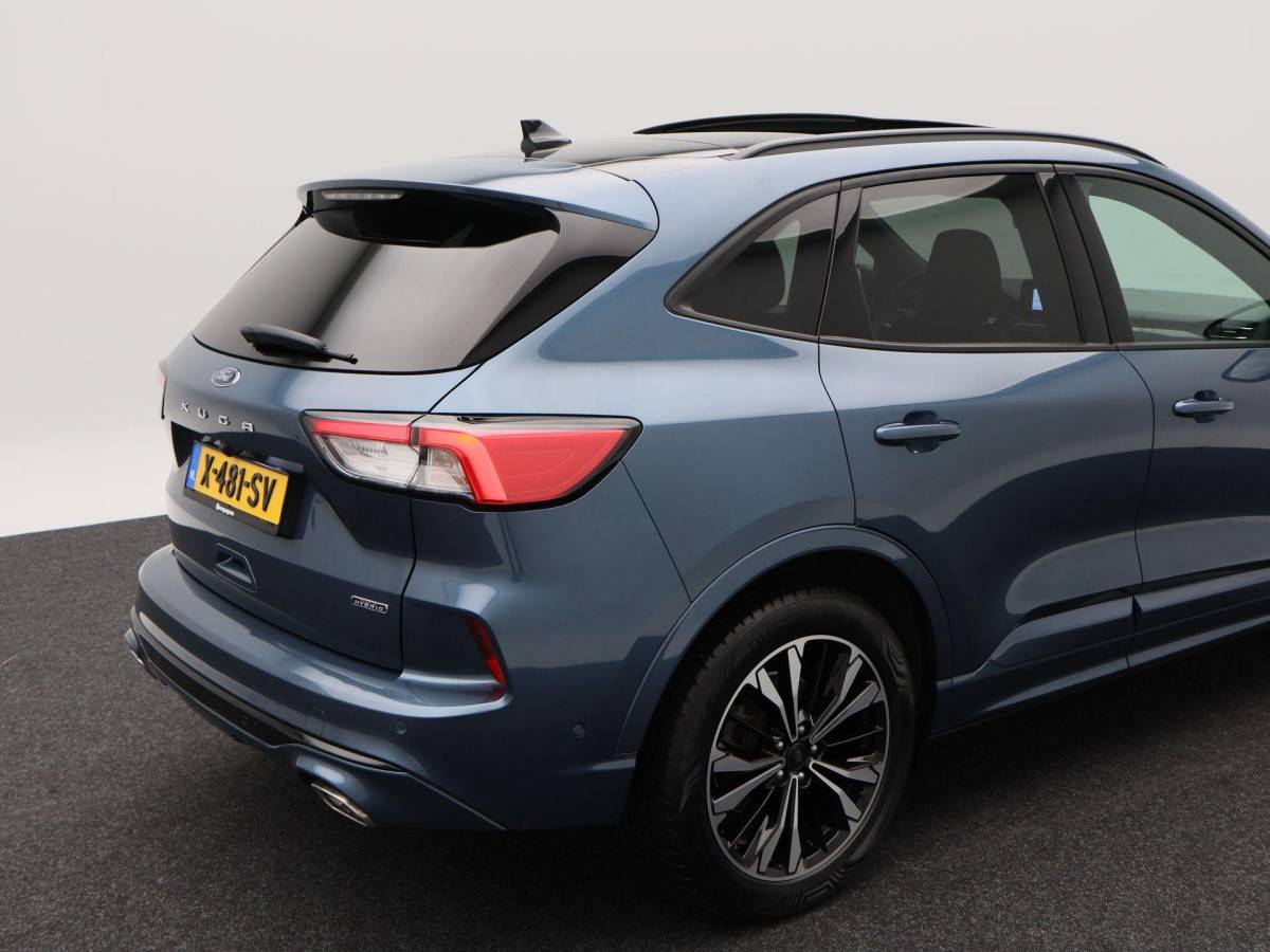 Ford Kuga Ford Kuga 2.5 224 Pk PHEV Graphite Tech Edition | Stoel/Stuurverwarming | Panoramadak | Camera | Adaptive Cruise | CarPlay | 19 Inch | 66.027 Km !!