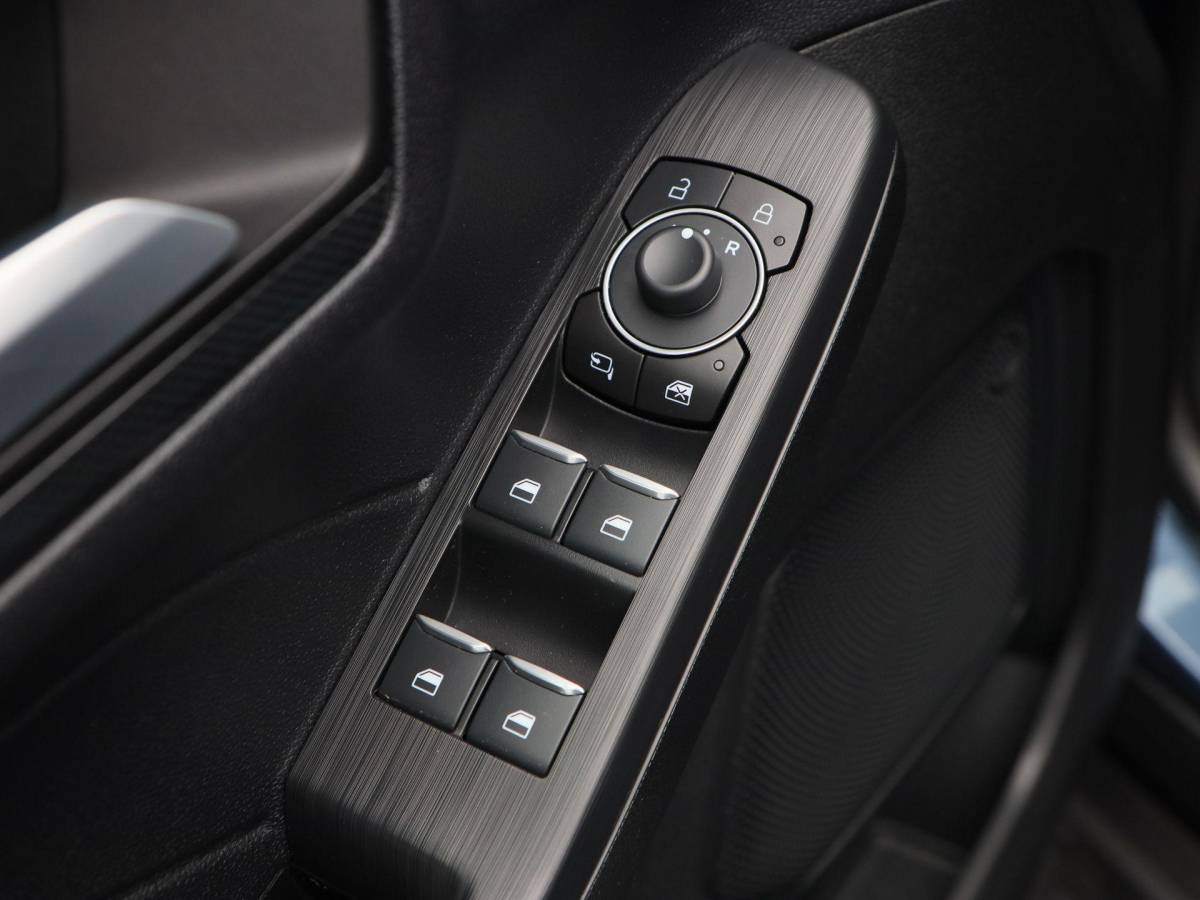 Ford Kuga Ford Kuga 2.5 224 Pk PHEV Graphite Tech Edition | Stoel/Stuurverwarming | Panoramadak | Camera | Adaptive Cruise | CarPlay | 19 Inch | 66.027 Km !!