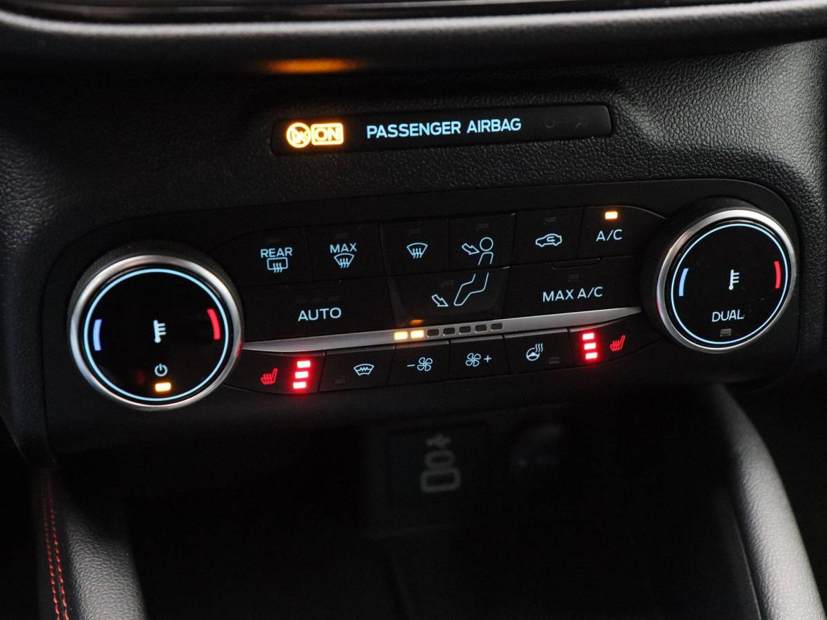 Ford Kuga Ford Kuga 2.5 224 Pk PHEV Graphite Tech Edition | Stoel/Stuurverwarming | Panoramadak | Camera | Adaptive Cruise | CarPlay | 19 Inch | 66.027 Km !!