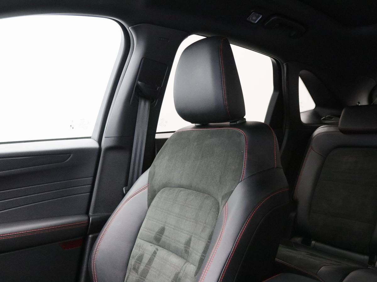 Ford Kuga Ford Kuga 2.5 224 Pk PHEV Graphite Tech Edition | Stoel/Stuurverwarming | Panoramadak | Camera | Adaptive Cruise | CarPlay | 19 Inch | 66.027 Km !!