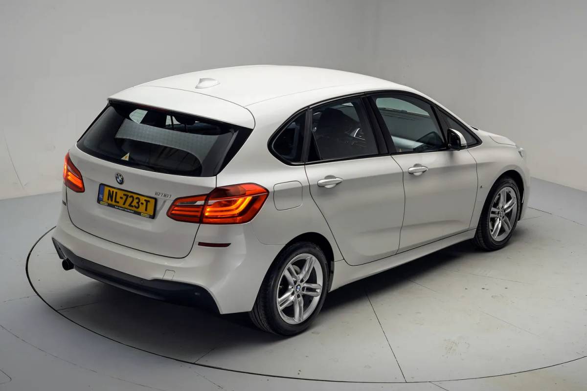 BMW 2 Serie BMW 2-serie Active Tourer 218i M Sport Executive Aut. [ Navi PDC Sfeerverlichting ]