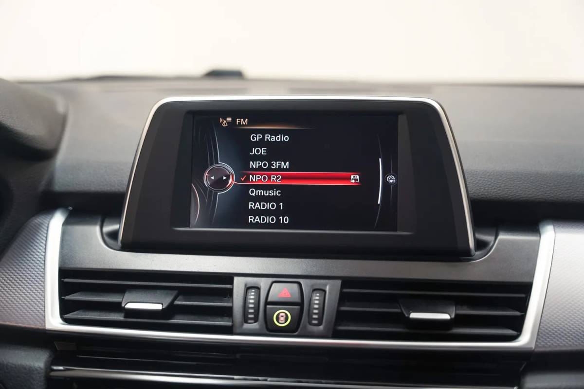 BMW 2 Serie BMW 2-serie Active Tourer 218i M Sport Executive Aut. [ Navi PDC Sfeerverlichting ]