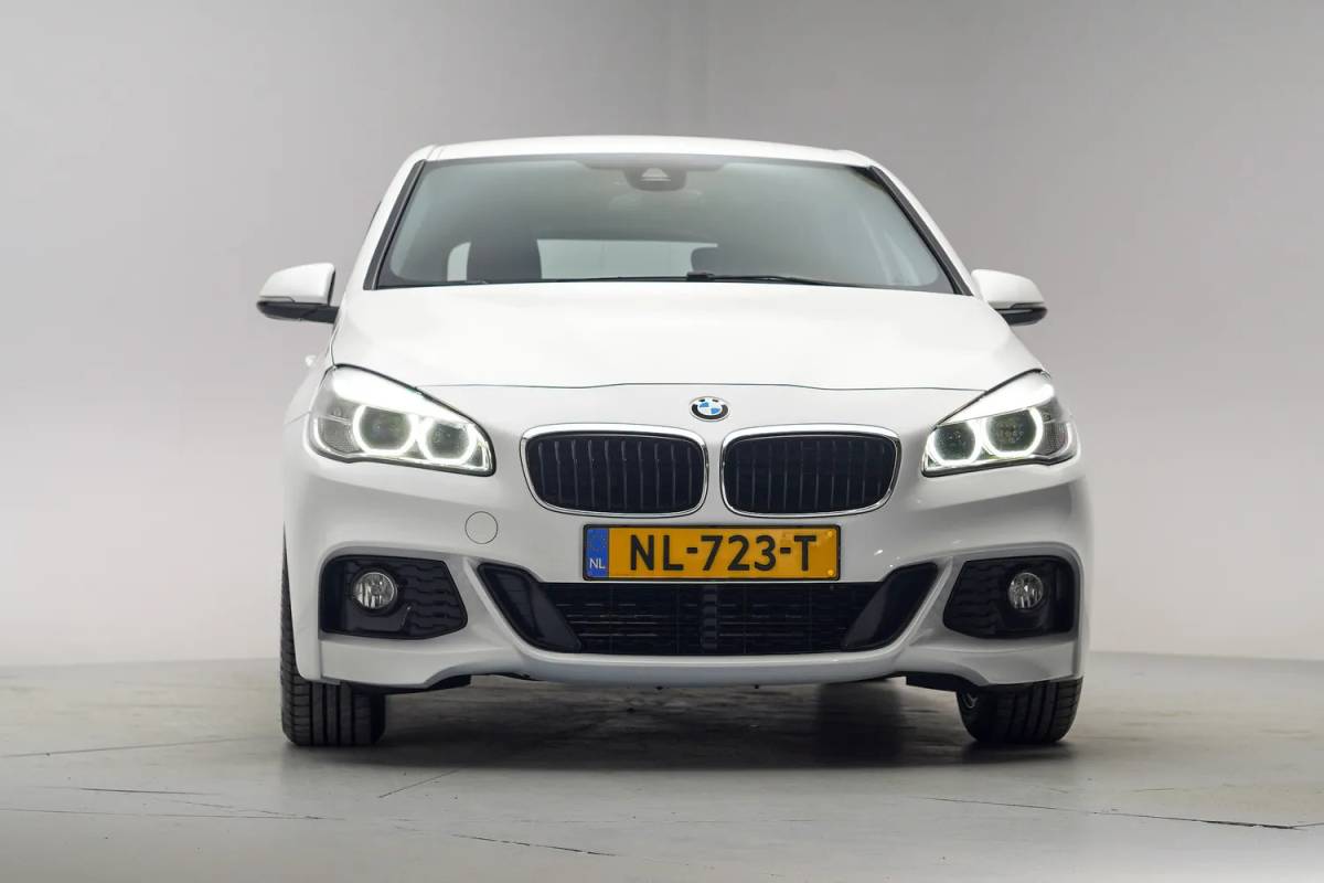BMW 2 Serie BMW 2-serie Active Tourer 218i M Sport Executive Aut. [ Navi PDC Sfeerverlichting ]