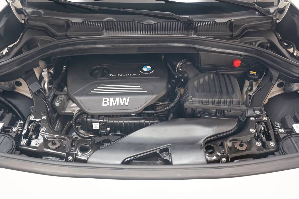 BMW 2 Serie BMW 2-serie Active Tourer 218i M Sport Executive Aut. [ Navi PDC Sfeerverlichting ]