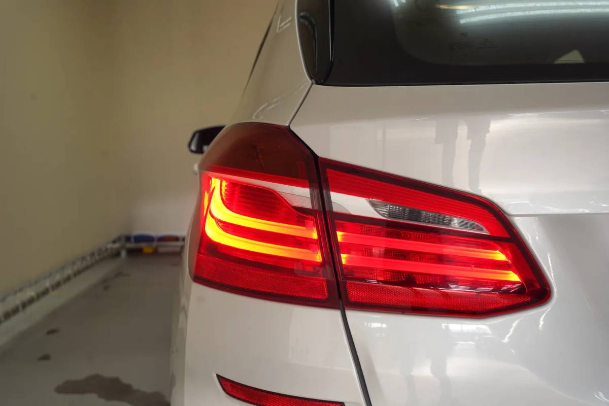 BMW 2 Serie BMW 2-serie Active Tourer 218i M Sport Executive Aut. [ Navi PDC Sfeerverlichting ]