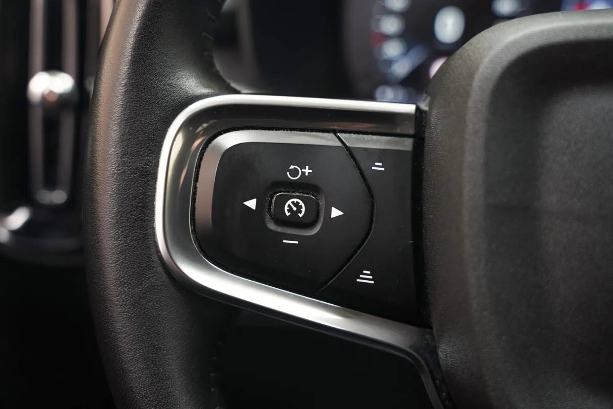 Volvo XC40 Volvo XC40 T5 Recharge Inscription Expression [ LED Navi Camera Apple/Android ]