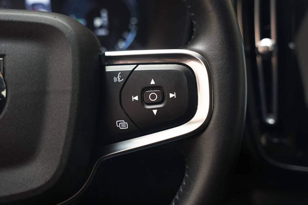 Volvo XC40 Volvo XC40 T5 Recharge Inscription Expression [ LED Navi Camera Apple/Android ]