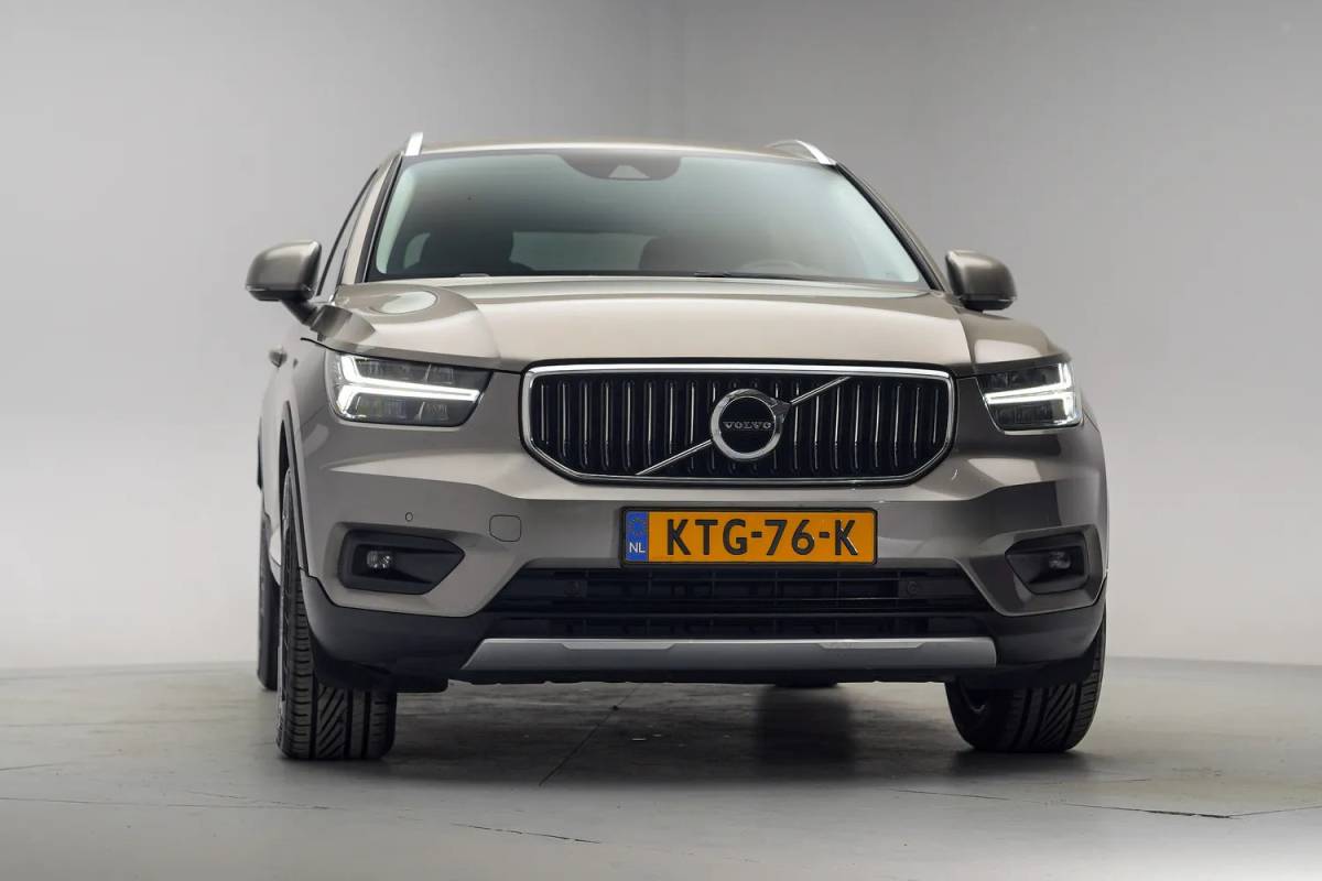 Volvo XC40 Volvo XC40 T5 Recharge Inscription Expression [ LED Navi Camera Apple/Android ]