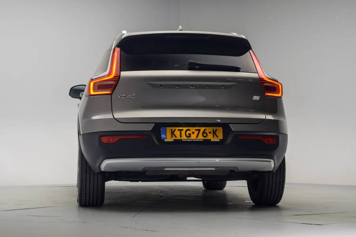 Volvo XC40 Volvo XC40 T5 Recharge Inscription Expression [ LED Navi Camera Apple/Android ]